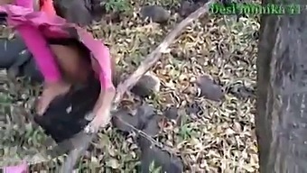 Desi Girl Gets Fucked Outdoors In The Jungle