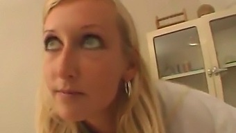 Tysk Blondin Uppfyller Holländska Fantasier
