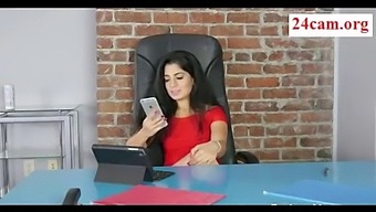 异国情调的nadia Ali与经验丰富的绅士享受激情的邂逅