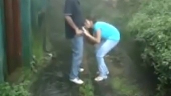 Amateur Indian Couple'S Public Blowjob Caught On Camera