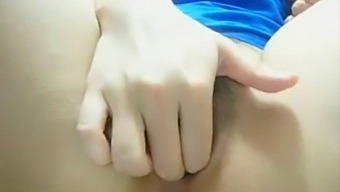 Korean Amateur Teen'S Authentic Cucumber Play And Masturbation