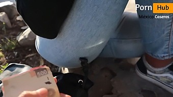 Jag Har Sex För Pengar Och Jag Sprutar Till Och Med På En Främling Och Hon Får Mig Att Komma Två Gånger.