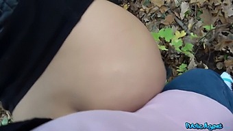 Secret Public Affair Of Amirah Adara With A Mysterious Man For Money